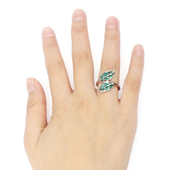 Green Double Leaf Wrap Ring - Picture 3 of 4